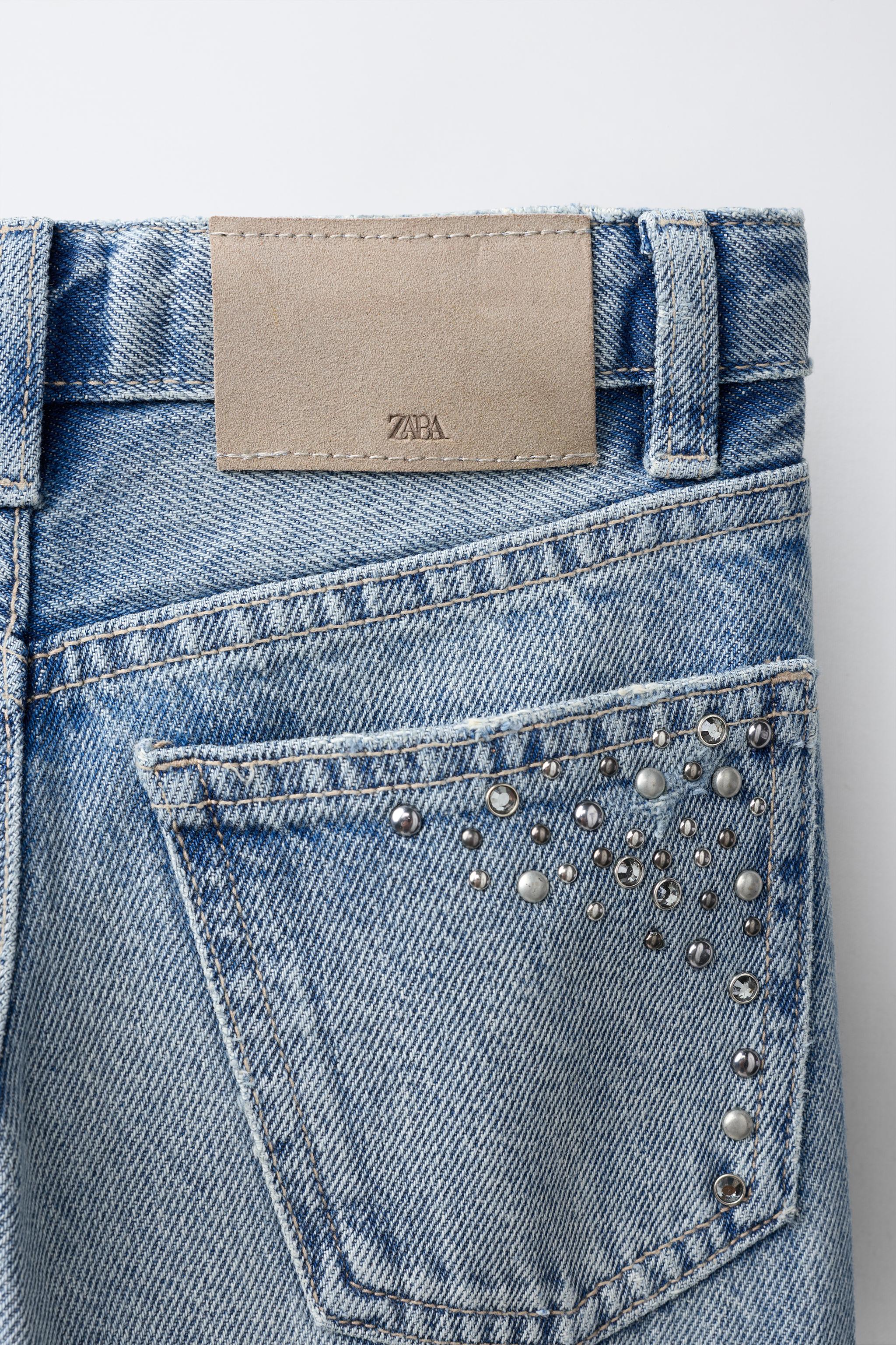 DISTRESSED STUDDED STRAIGHT JEANS